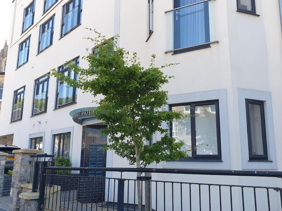 Modern Apartment With Stunning Sea View Weston-super-Mare Eksteriør bilde