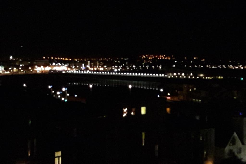 Modern Apartment With Stunning Sea View Weston-super-Mare Eksteriør bilde